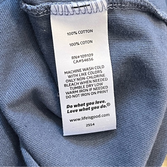NEW Life Is Good Shirt Mens Medium Blue Crusher I Like Big Books Cotton Casual - Picture 6 of 10